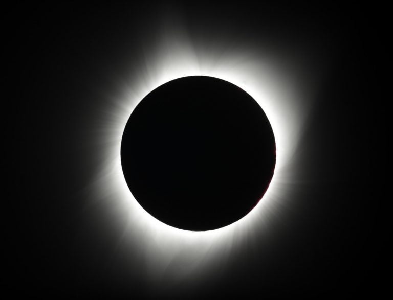 Com a passagem da Lua na frente do Sol apenas a coroa do Astro-rei poderá ser vista