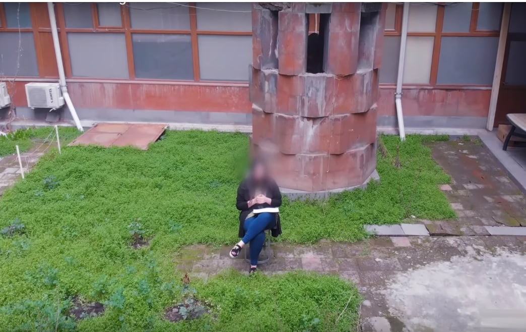 Mulher diz ser viajante do tempo e que está grávida de alienígena (Vídeo) 1 Mulher diz ser viajante do tempo e que está grávida de alienígena (Vídeo)