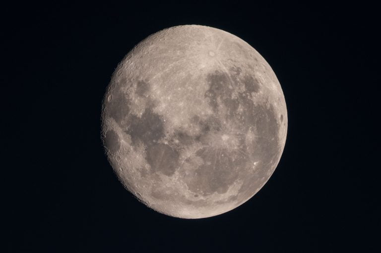 A Lua tem 50 milhões de anos