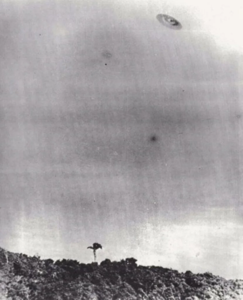 Fotos Famosas - O suposto OVNI da Barra da Tijuca 2 O suposto OVNI na Barra da Tijuca