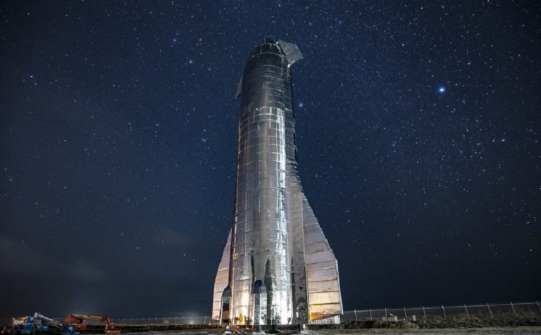 Protótipo SN5 da nave Starship, que deve voar pela primeira vez essa semana, é peça central dos planos da SpaceX de Elon Musk para levar humanos a Marte