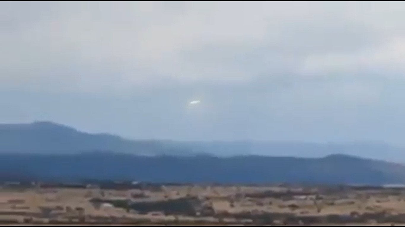 Uma imagem (de UFO) vale mais do que mil palavras?