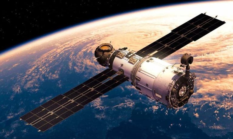 Cientistas querem utilizar satélites para monitorar óvnis na Terra