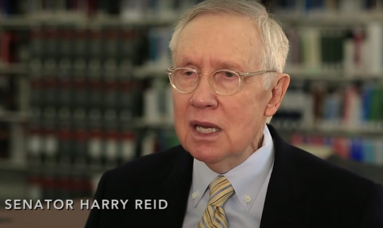 Ex-senador Harry Reid afirma que governo americano encobriu óvnis por anos