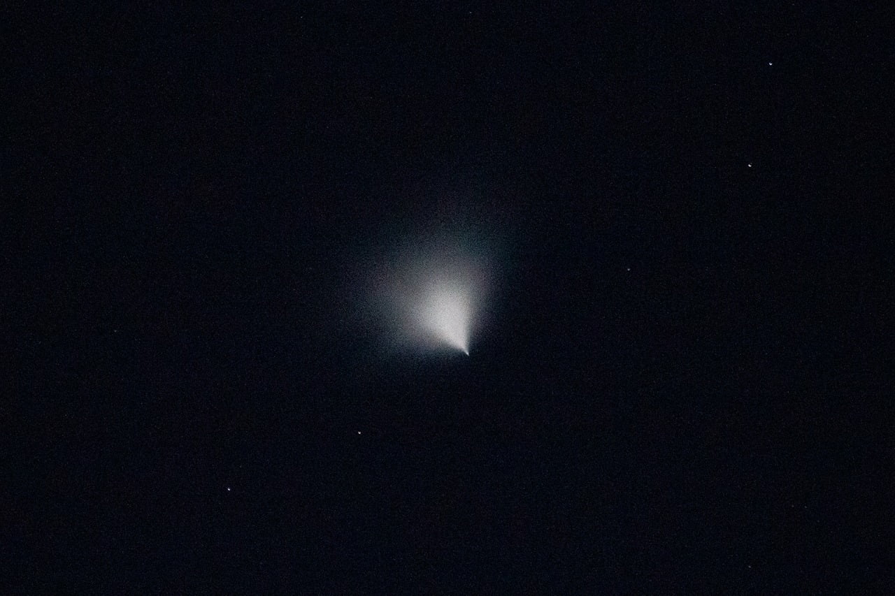 Óvni em Magé, meteoros e Starlink : o que os brasileiros viram no céu em 2020?