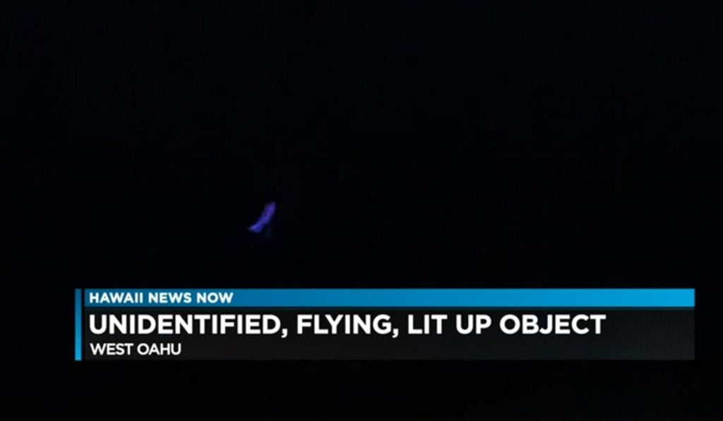 Estranha luz azul sobre Oahu, no Havaí (Reprodução - Hawaii News Now)