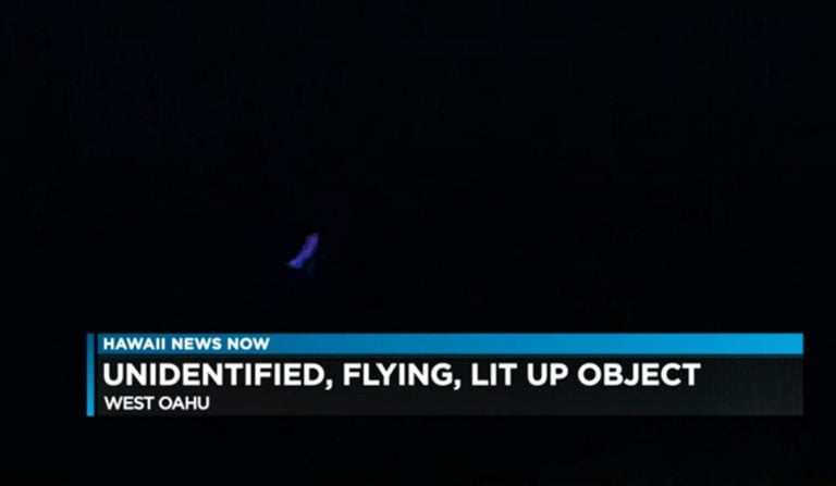 Estranha luz azul sobre Oahu, no Havaí (Reprodução - Hawaii News Now)