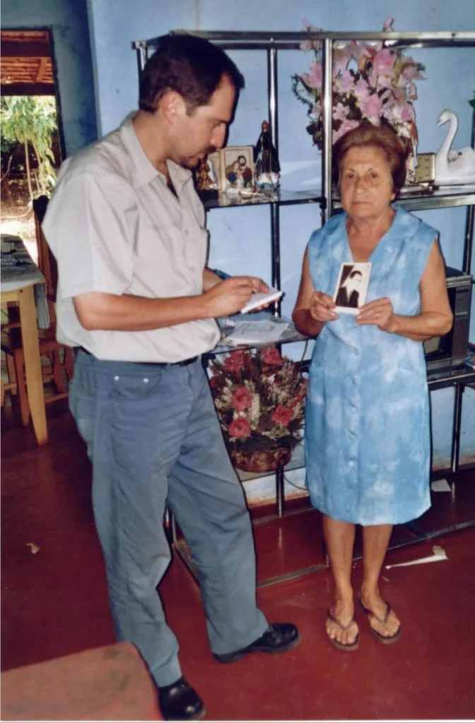 Abdução de Antônio Villas-Boas: vítima dos extraterrestres ou da CIA? 3 Dona Ordércia Villas-Boas, irmã do abduzido, entrevistada pelo autor (Foto: Arquivo Pessoal/Pablo Villarrubia Mauso)