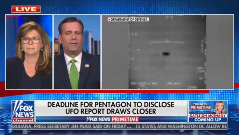Ex-diretor de Inteligência diz que EUA tem mais a revelar sobre óvnis (Foto: Reprodução/FoxNews Primetime)