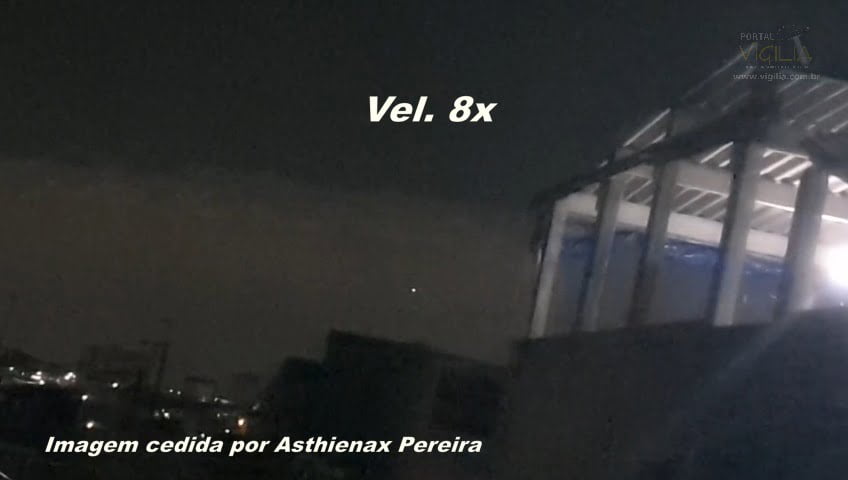 Vídeos em Osasco (SP) mostram objetos luminosos que desaparecem 4 Quadro do vídeo obtido por Asthienax Pereira em março de 2021, no Jd. Conceição (Osasco)