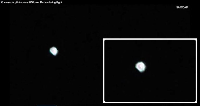Pilotos de voo da FedEX filmam UFO em forma de lágrima sobre o México (Imagem - Reprodução: Narcap/DailyMail)