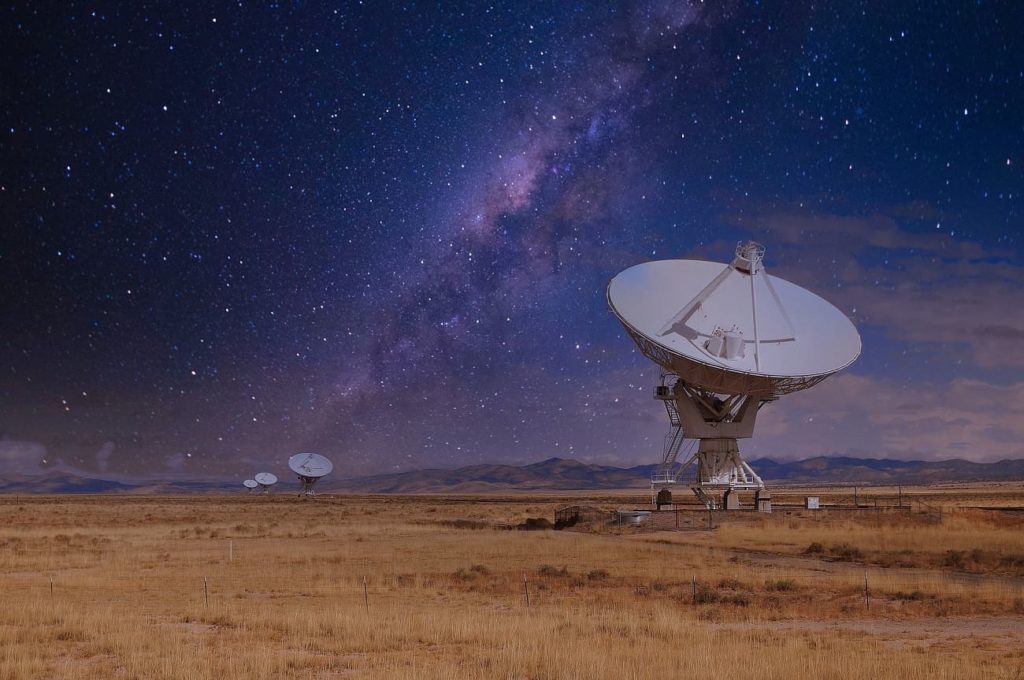 Cientistas bêbados enviam mensagem para o espaço e resposta pode vir este mês 1 Cientistas da NASA propõem escala CoLD, para preparar descoberta de ETs sem sensacionalismo no futuro próximo - Radiotelescopio (Imagem de Pierluigi D'Amelio por Pixabay)