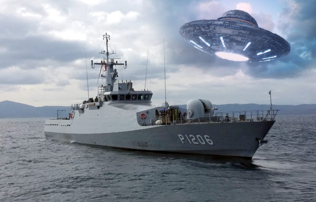 Óvnis vistos por navios de guerra dos EUA podem ser alienígenas, admite chefe de espionagem 1 Diretora de inteligência dos EUA admite que óvnis vistos de navios podem ser alienígenas