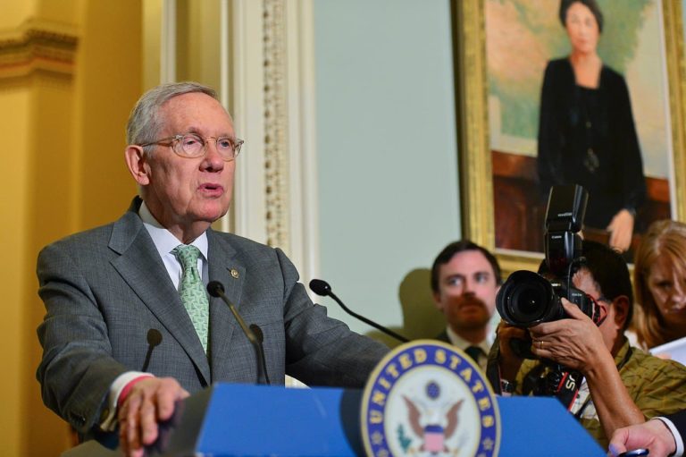 Ex-senador por Nevada, terra da Área 51, Harry Reid foi um dos políticos norte-americanos que mais se esforçou para dar relevância à Ufologia nas esferas do poder público