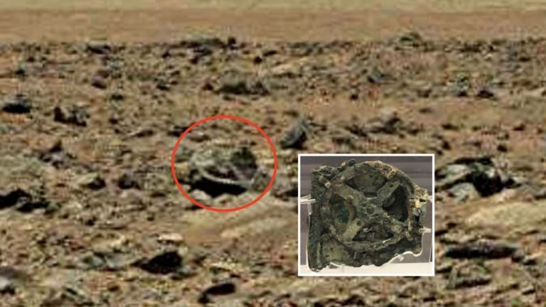 Comparação entre a foto de Marte e o Mecanismo Anticitera (NASA - Wikipedia)