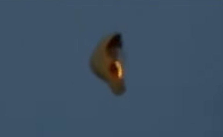 UFO em forma de capsula ou pod volta a agitar a Internet