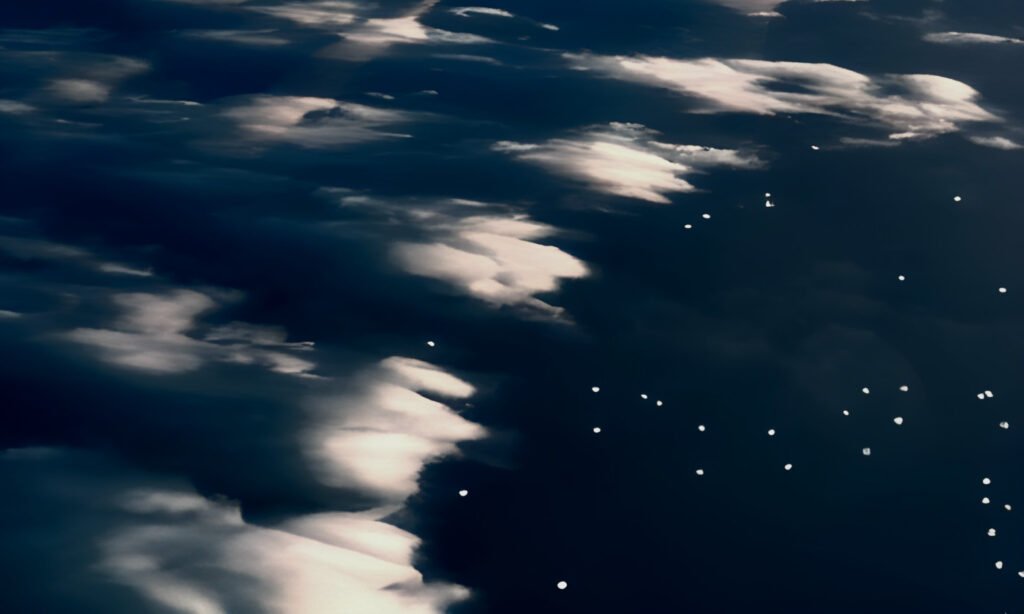 Continua a onda de avistamentos por pilotos: FAA confirma “UAP” em Kansas City 1 Imagem ilustrativa de luzes avistadas do alto, criada via IA (Starryai)