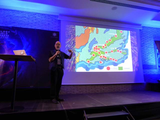 The Ufology World Congress de Barcelona: Europa não prioriza os OVNIs 5 Andy Thomas (cortesia Pablo Villarrubia)