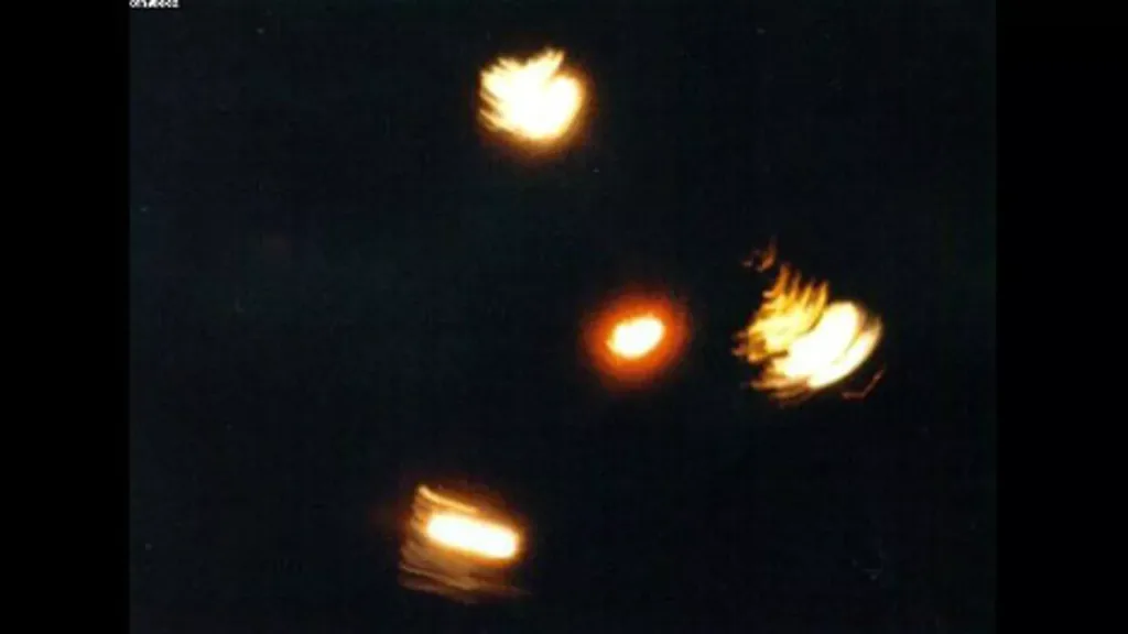 Vídeos reacendem debate sobre a famosa onda de OVNIs triangulares na Bélgica 3 Famosa foto da onda de ufos triangulares na Bélgica (Patrick Maréchal)