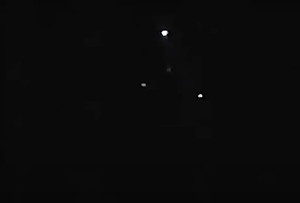 Vídeos reacendem debate sobre a famosa onda de OVNIs triangulares na Bélgica 2 Óvni triagular filmado na Bélgica, em 24 de outubro de 2007 (Reprodução Youtube)