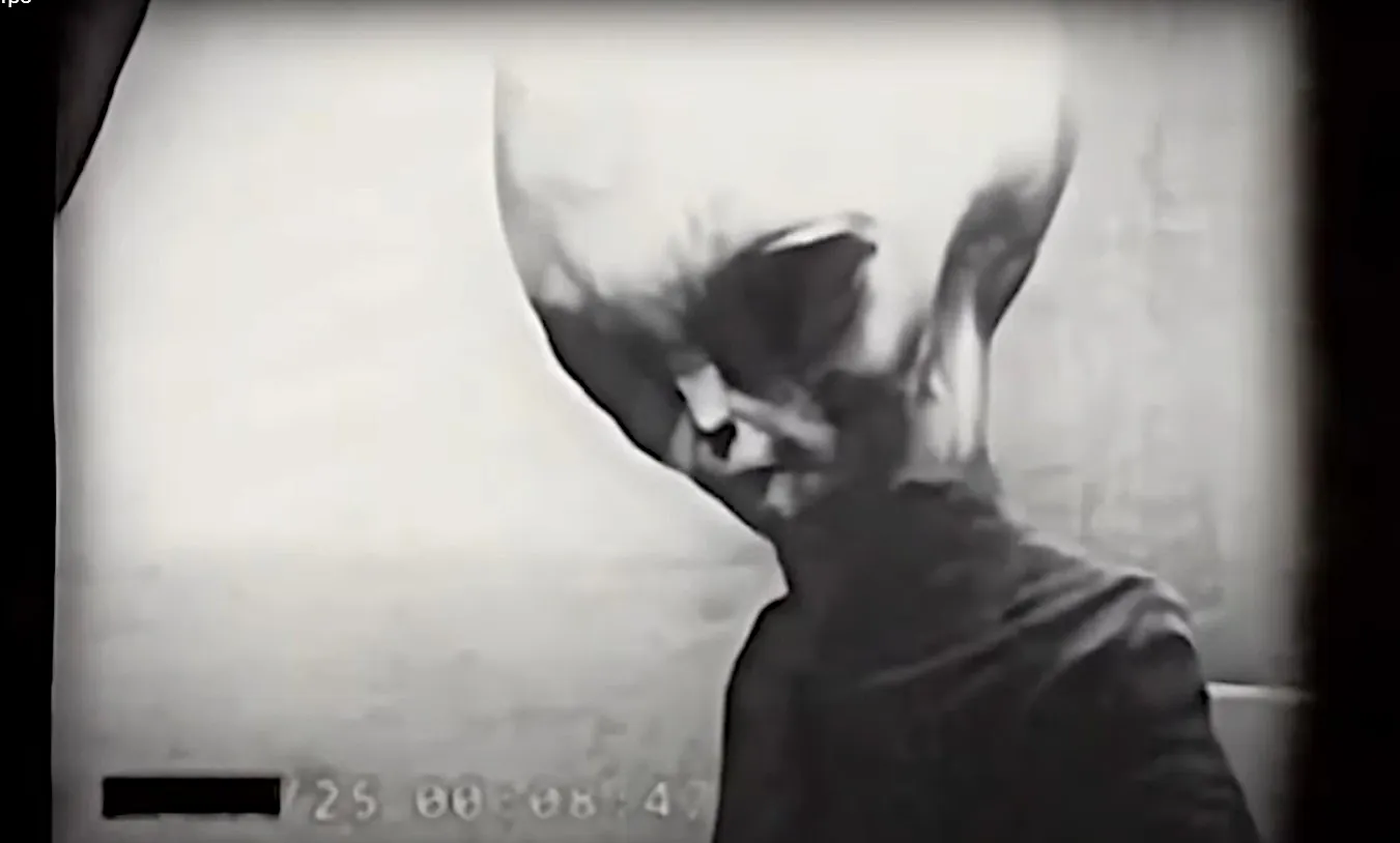 Vídeo viral de alienígena 'Skinny Bob': fraude elaborada? 1 Vídeo viral de alienígena ‘Skinny Bob’: fraude elaborada?