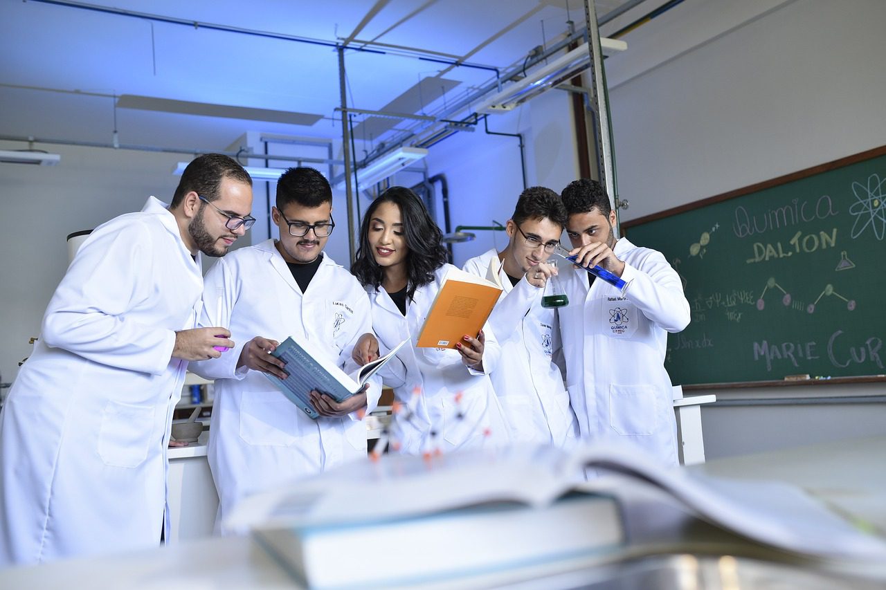 Estudo avalia liberdade e preconceitos para o estudo de UAPs no meio acadêmico 1 Estudo avalia liberdade e preconceitos para o estudo de UAPs no meio acadêmico