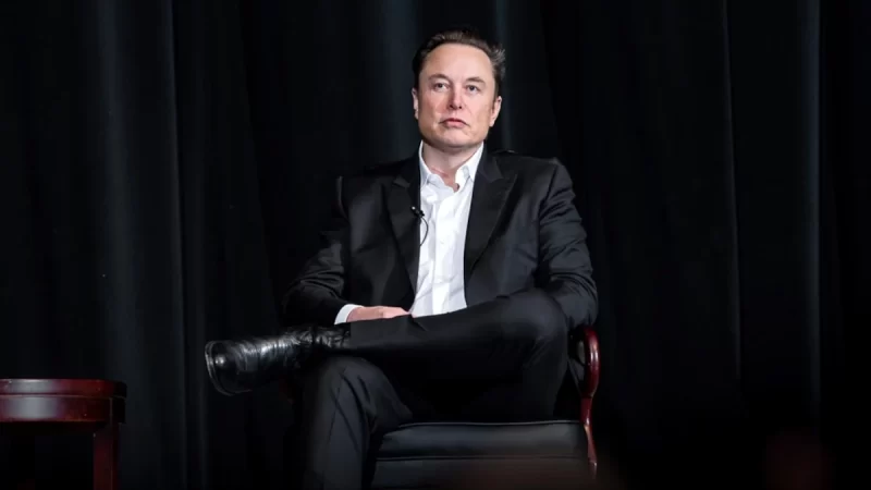 OVNIs são tecnologia secreta do governo, diz Elon Musk