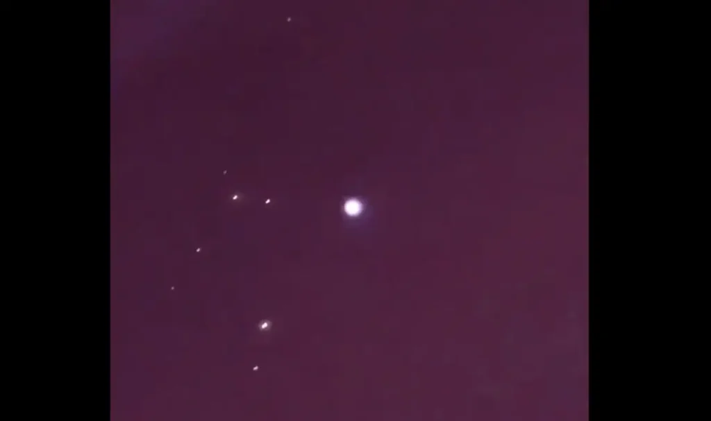Novo vídeo de orbe de Chris Bledsoe acirra debates sobre experiências do autor 1 Um UAP 'orbe' capturado por Chris Bledsoe ou apenas... o satélite Copernicus (Reprodução: X.com/Chris Bledsoe)