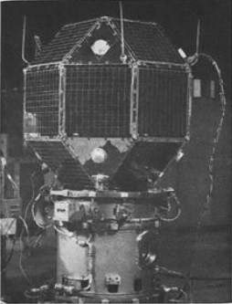 Satélite abandonado emite sinais misteriosos no espaço 3 O LES-1, outro exemplo de satélite que virou 'zumbi' (Wikimedia)
