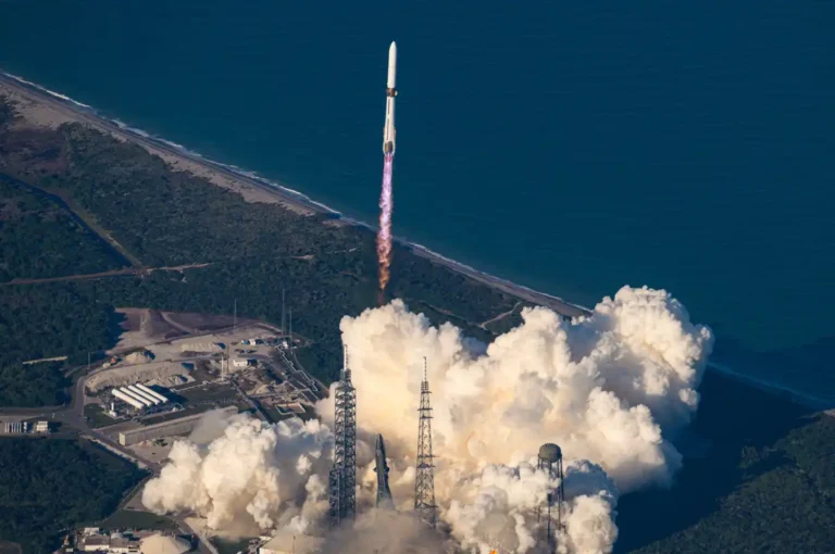 Com pouso bem sucedido do booter New Glenn já no segundo lançamento, Blue Origin muda o cenário de competição na corrida espacial (Foto - Blue Origin)