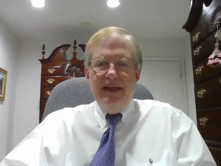 Dr. Lacatski confirma posse de OVNI, nega detalhes e exige que Congresso leia seus livros