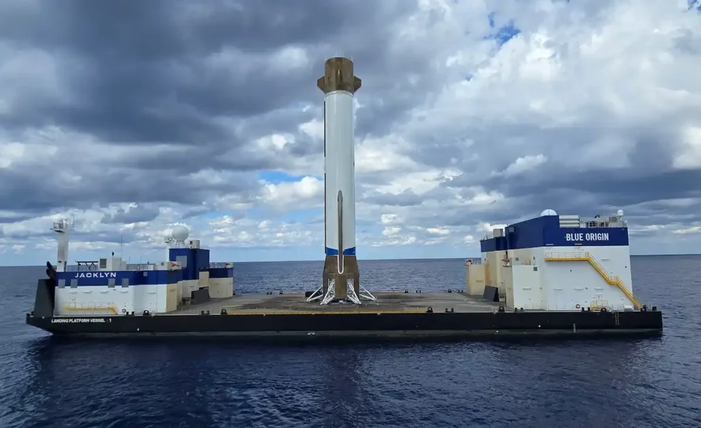 O booster New Glenn na balsa Jacklyn após o pouso (Foto - Blue Origin)