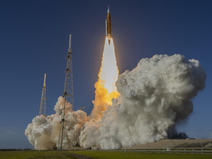 Finalmente a Artemis II decola para (re)abrir caminho à presença humana na Lua