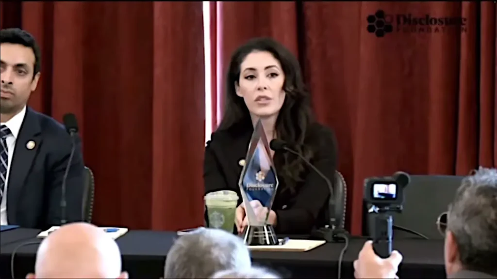 Dep. Anna Luna enfatizou que, embora não tenha visto pessoalmente naves ou materiais biológicos, recebeu informações de denunciantes altamente credíveis (Youtube - Disclosure Foundation)