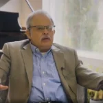 Autor de declaracoes polemicas sobre a suposta recuperacao de tecnologia nao humana consultor do Pentagono Eric Davis foi cobrado por cetico reproducao Youtube