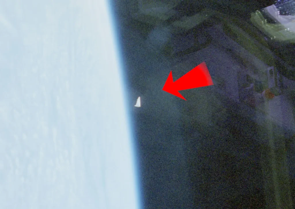 Pentágono divulga quarto lote de documentos sobre UAPs pela iniciativa Pursue 7 NASA UAP D031 STS 80 Unidentified Object Image2 1996