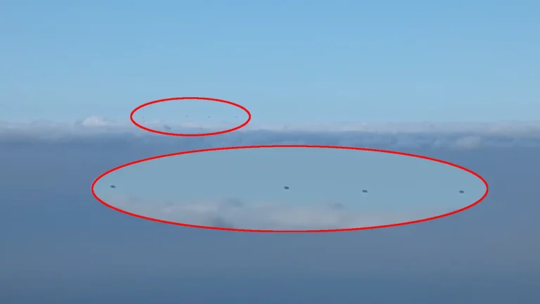 Depois de 13 anos sem ter visto qualquer coisa anomala nos ceus piloto comemorou registro de avistamento de 4 objetos estranhos durante voo no Canada
