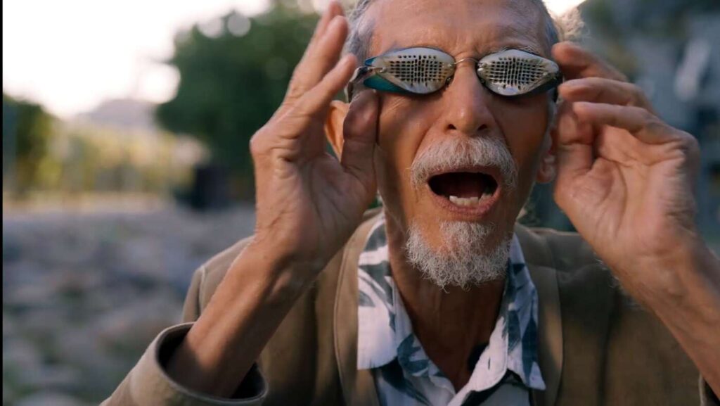 Globoplay estreia ‘Arquivos do Céu’, nova série documental sobre grandes casos da ufologia 3 Eduardo Ribeiro estava, em 1980, entre as mais de 10 mil pessoas reunidas em Casimiro de Abreu para a chegada de um disco voador (divulgação)